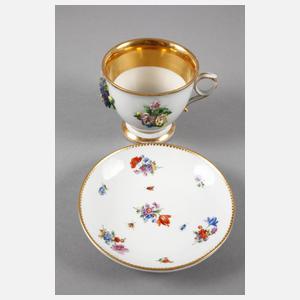 Meissen Tasse mit plastischen Blüten