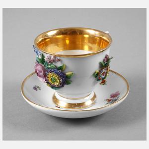 Meissen Tasse mit plastischen Blüten
