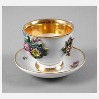 Meissen Tasse mit plastischen Blüten111