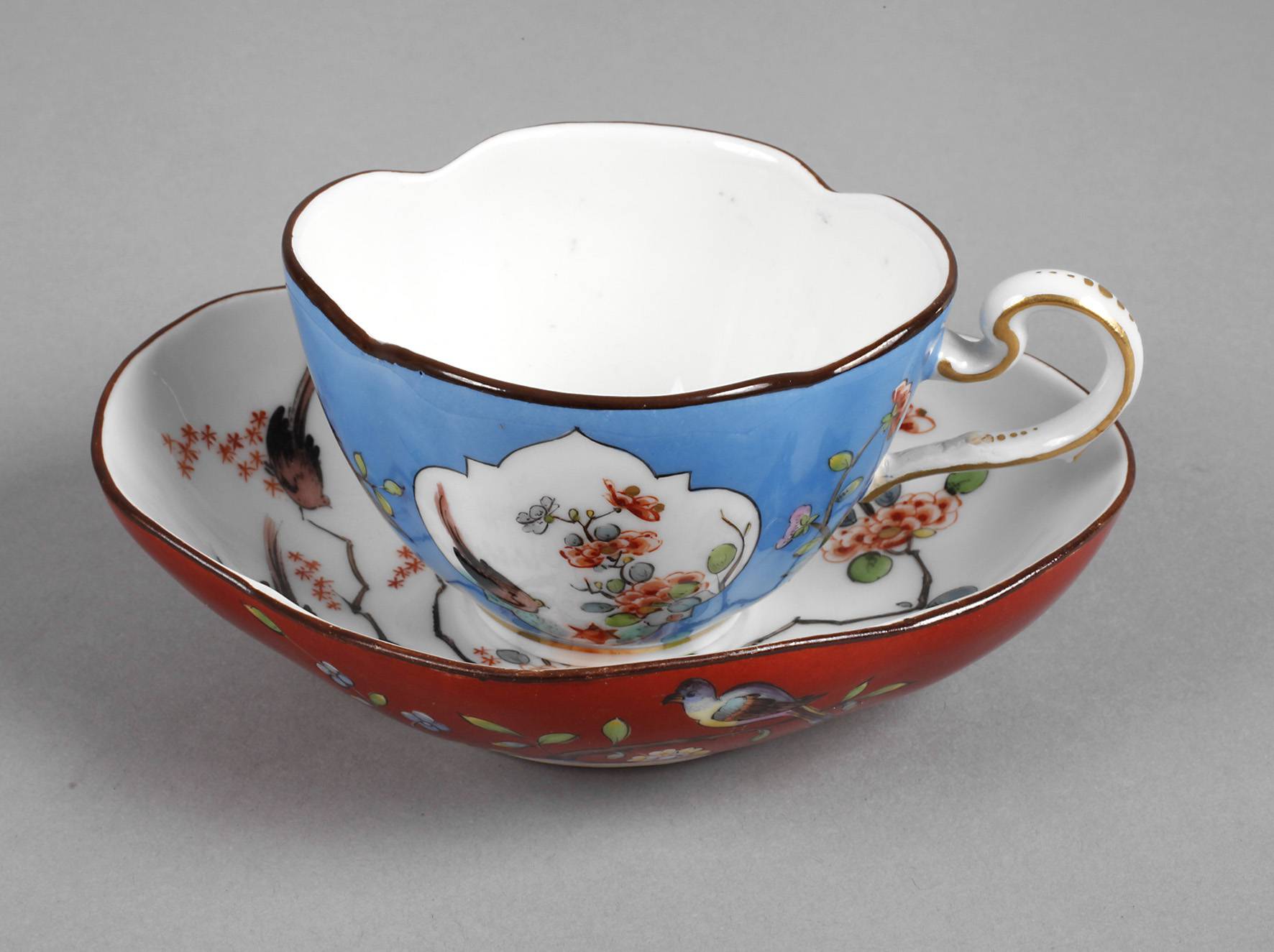 Meissen Tasse und Untertasse Kakiemondekor