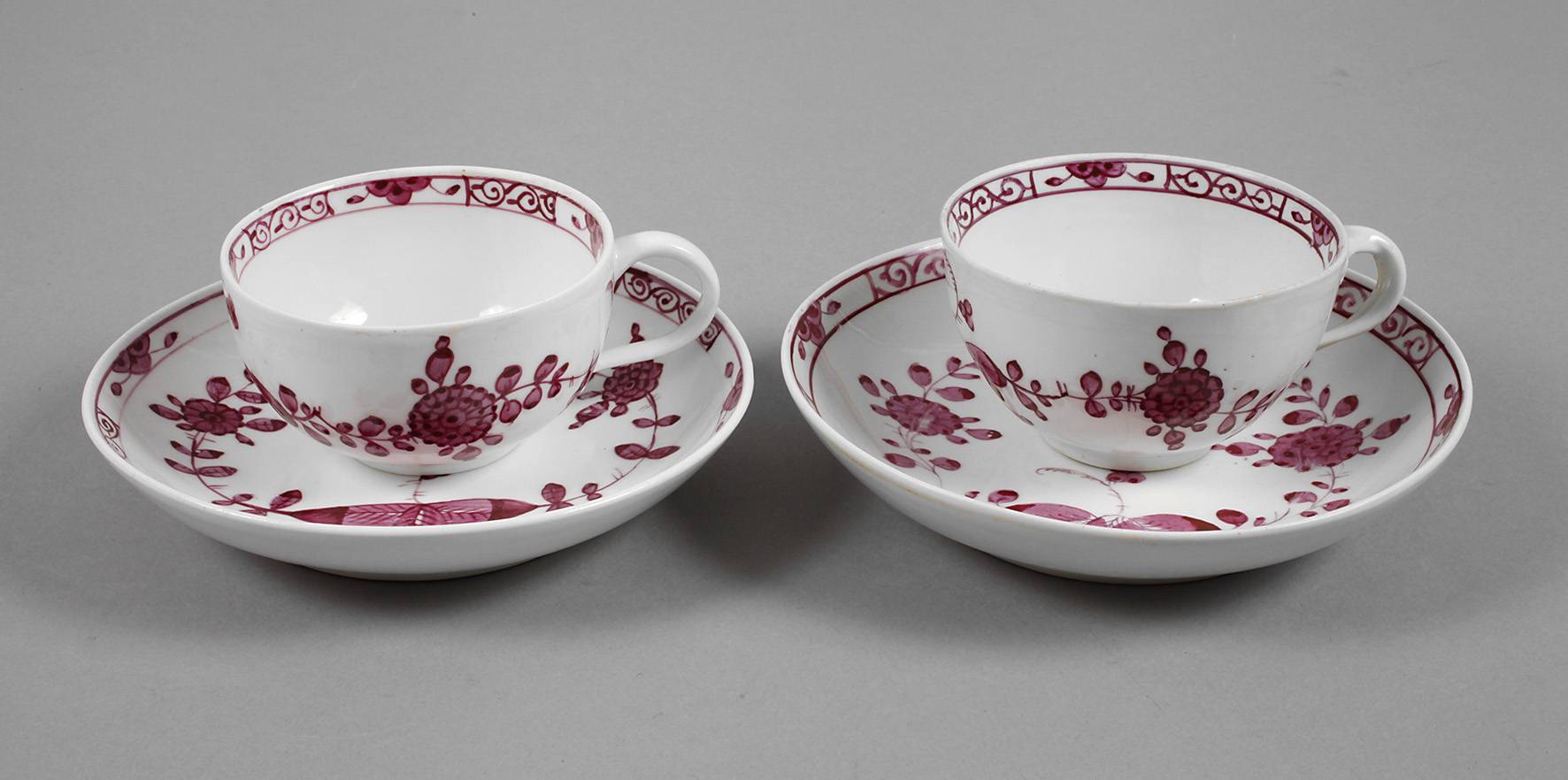 Meissen zwei Tassen indisch Purpur