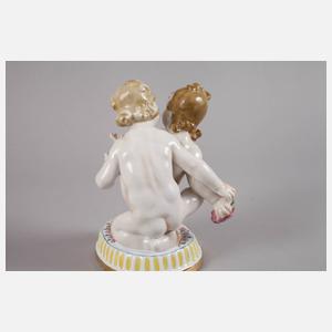 Fraureuth zwei Putten mit Weintraube