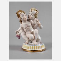 Fraureuth zwei Putten mit Weintraube111