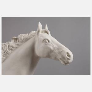 Trabendes Pferd Biskuitporzellan