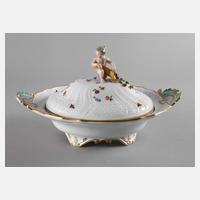 Meissen Terrine mit Putto111