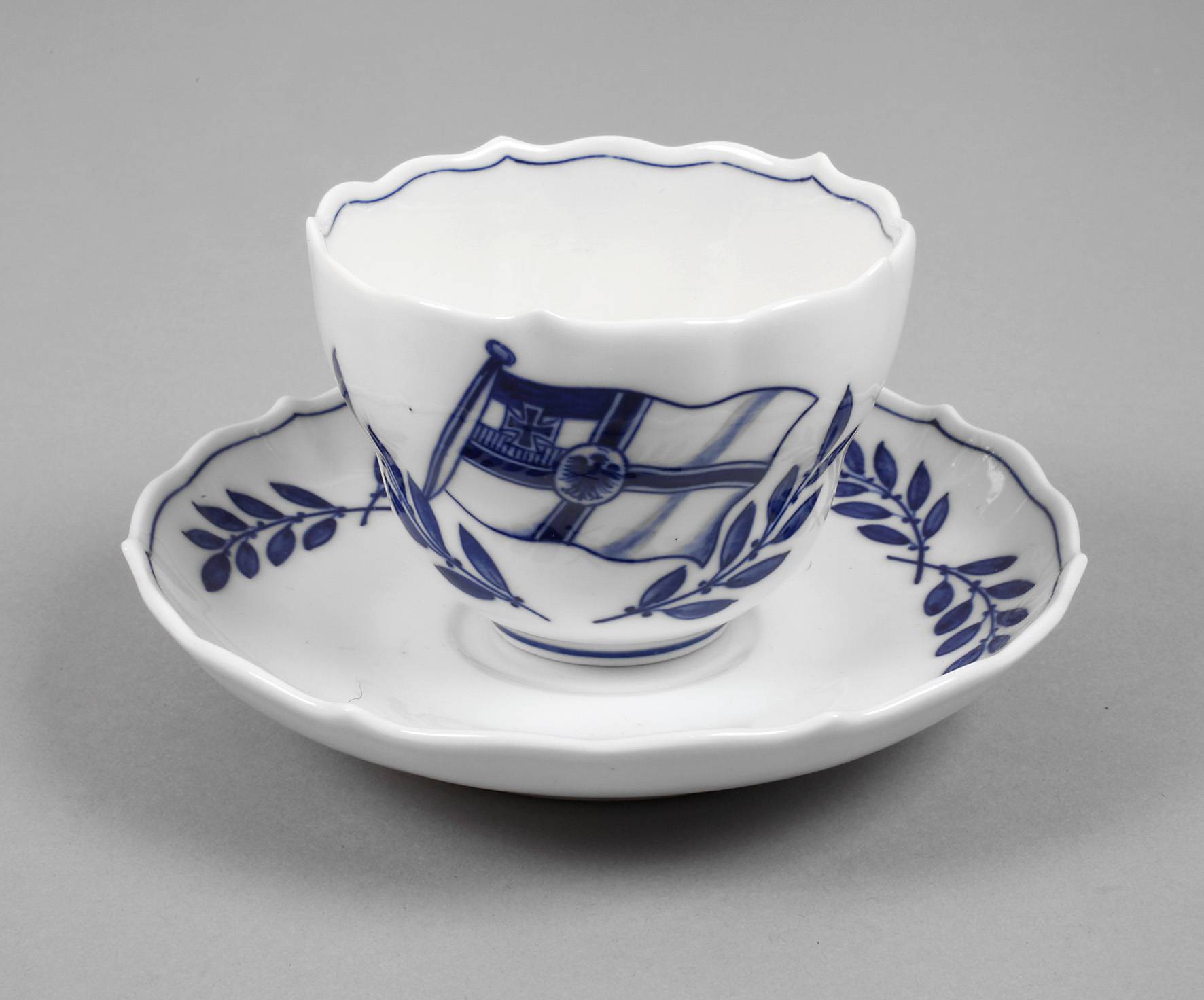 Meissen militärische Tasse