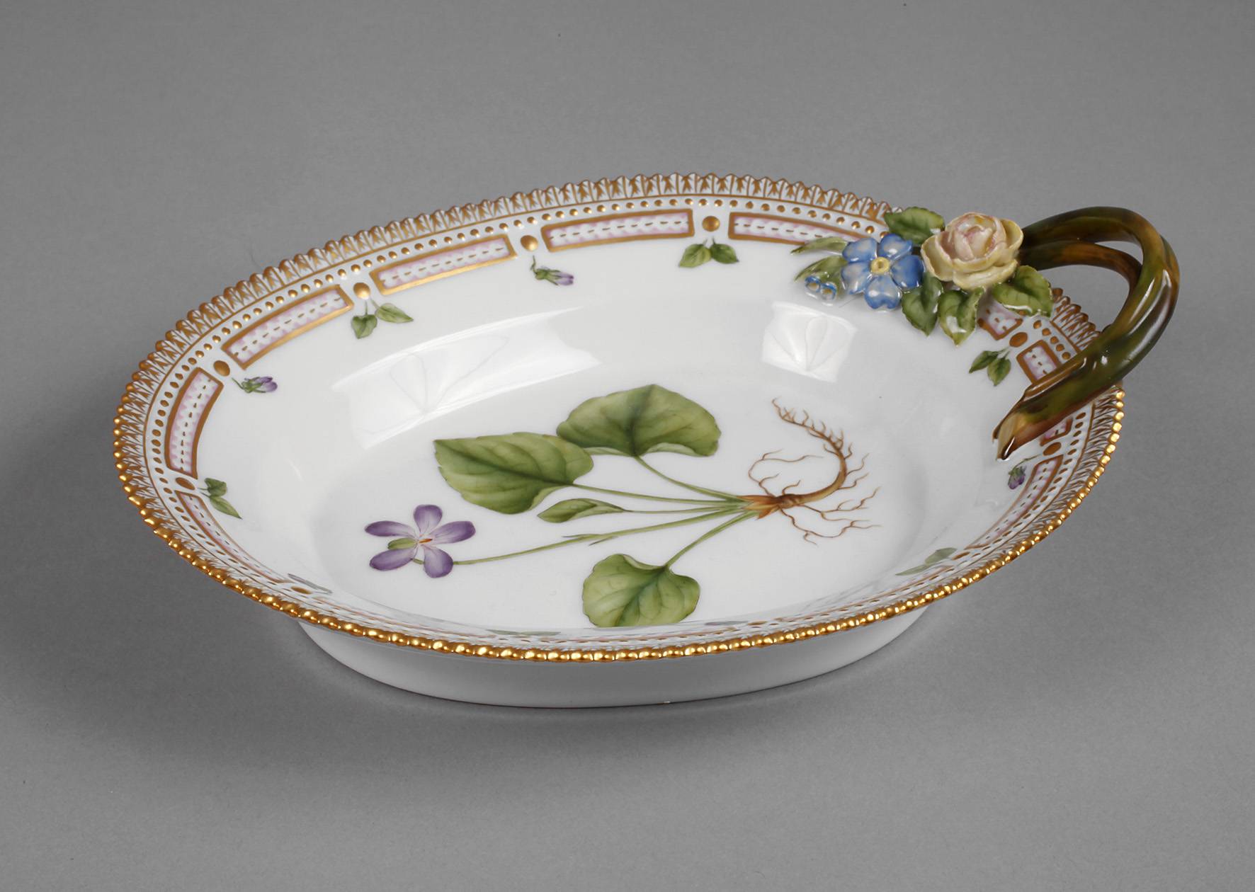 Royal Copenhagen Schale mit Moorveilchen