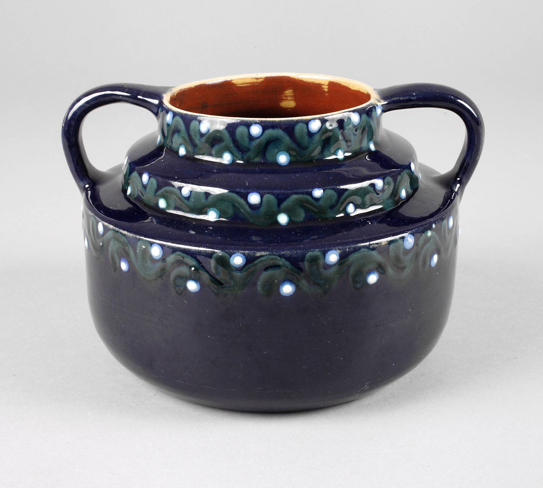 Karlsruhe Henkelvase Schlickerdekor