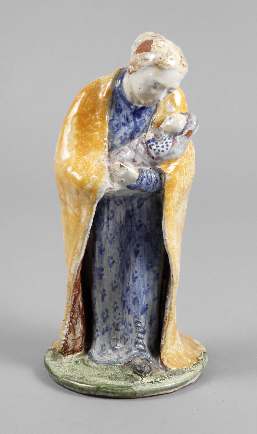 Keramikfigur Großmutter mit Säugling