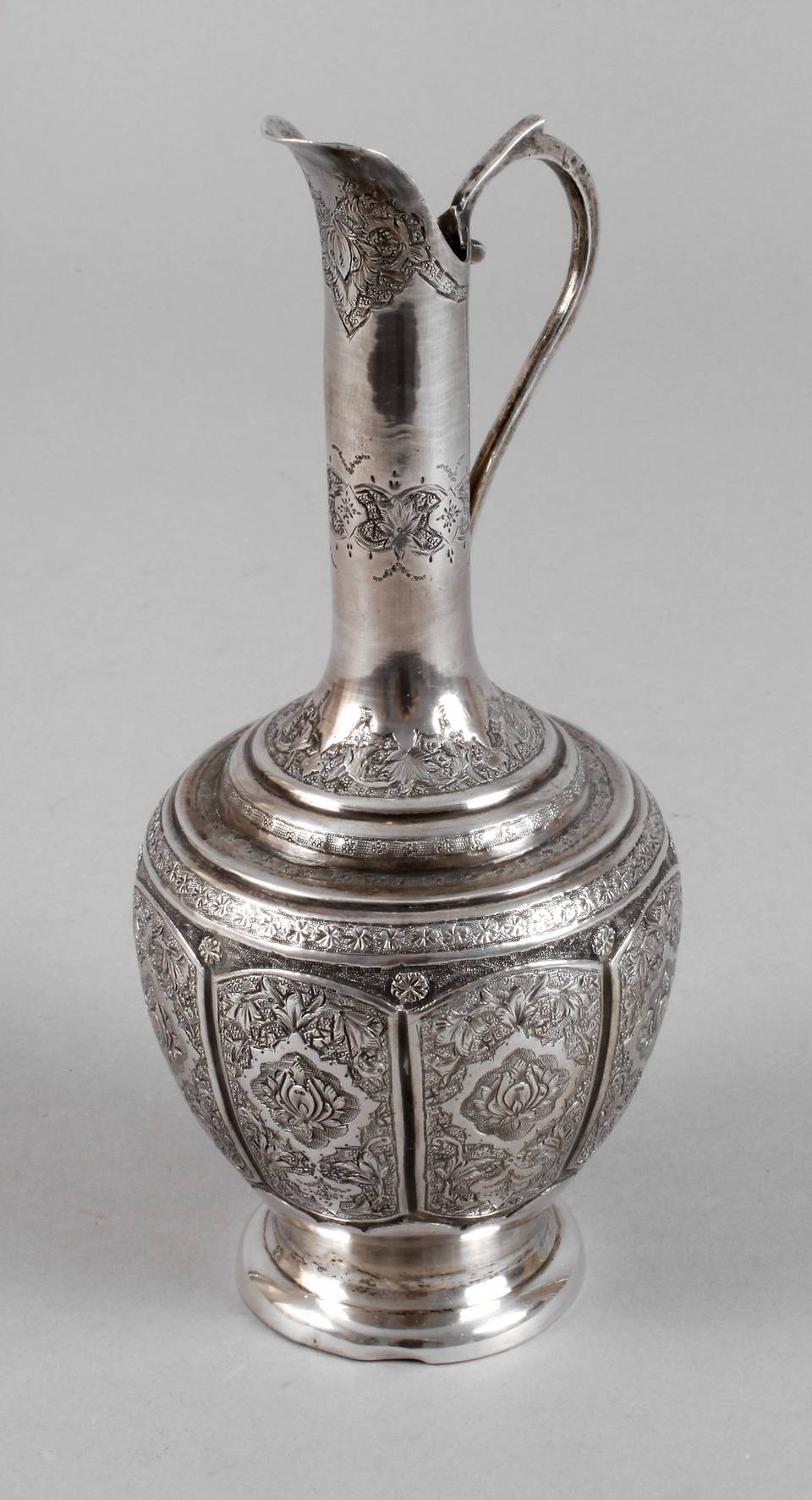 Persische Silberkanne