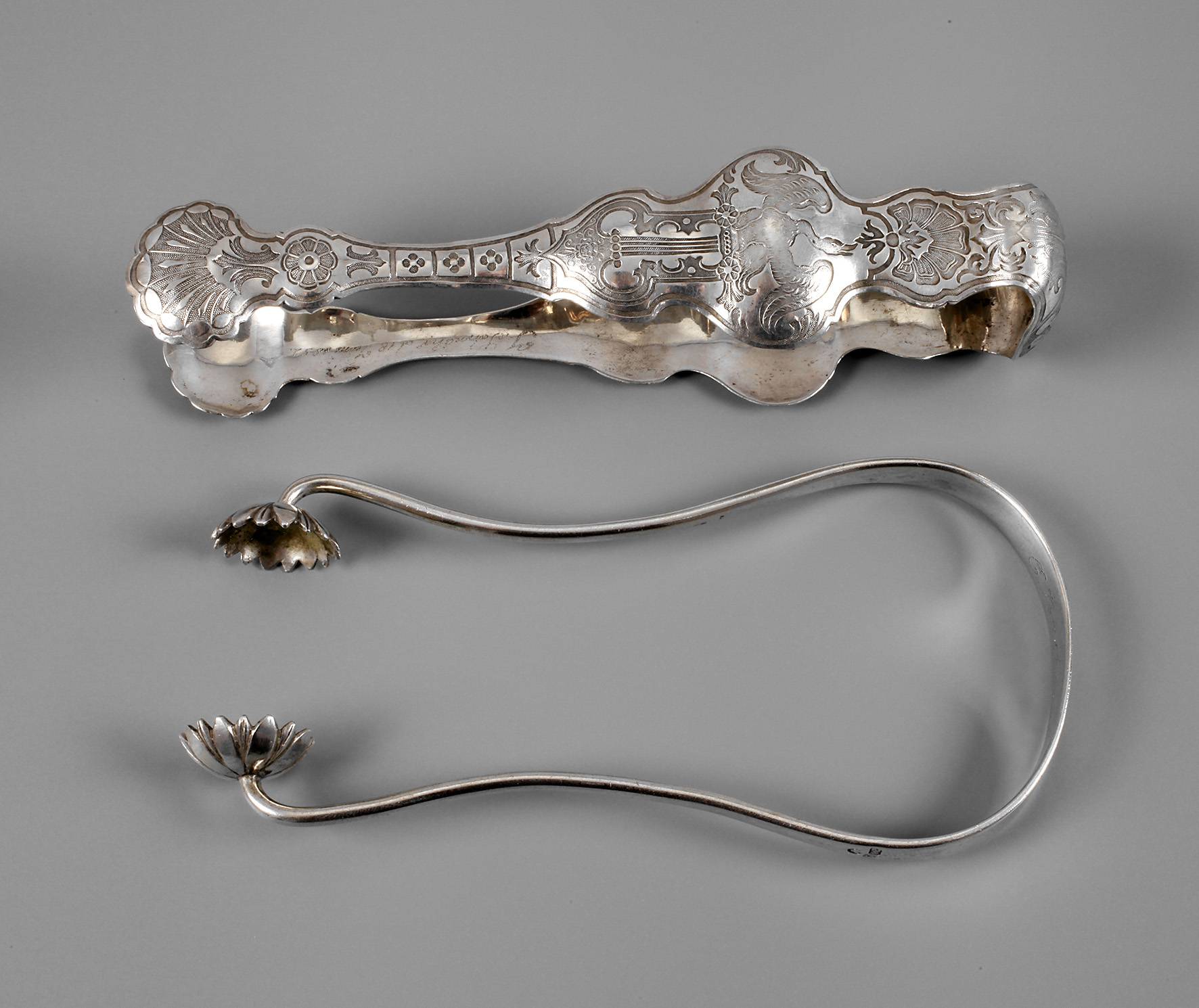 Zwei Biedermeier Zuckerzangen