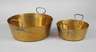 Zwei Messingschüsseln