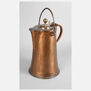 Große kupferne Wasserkanne