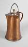 Große kupferne Wasserkanne