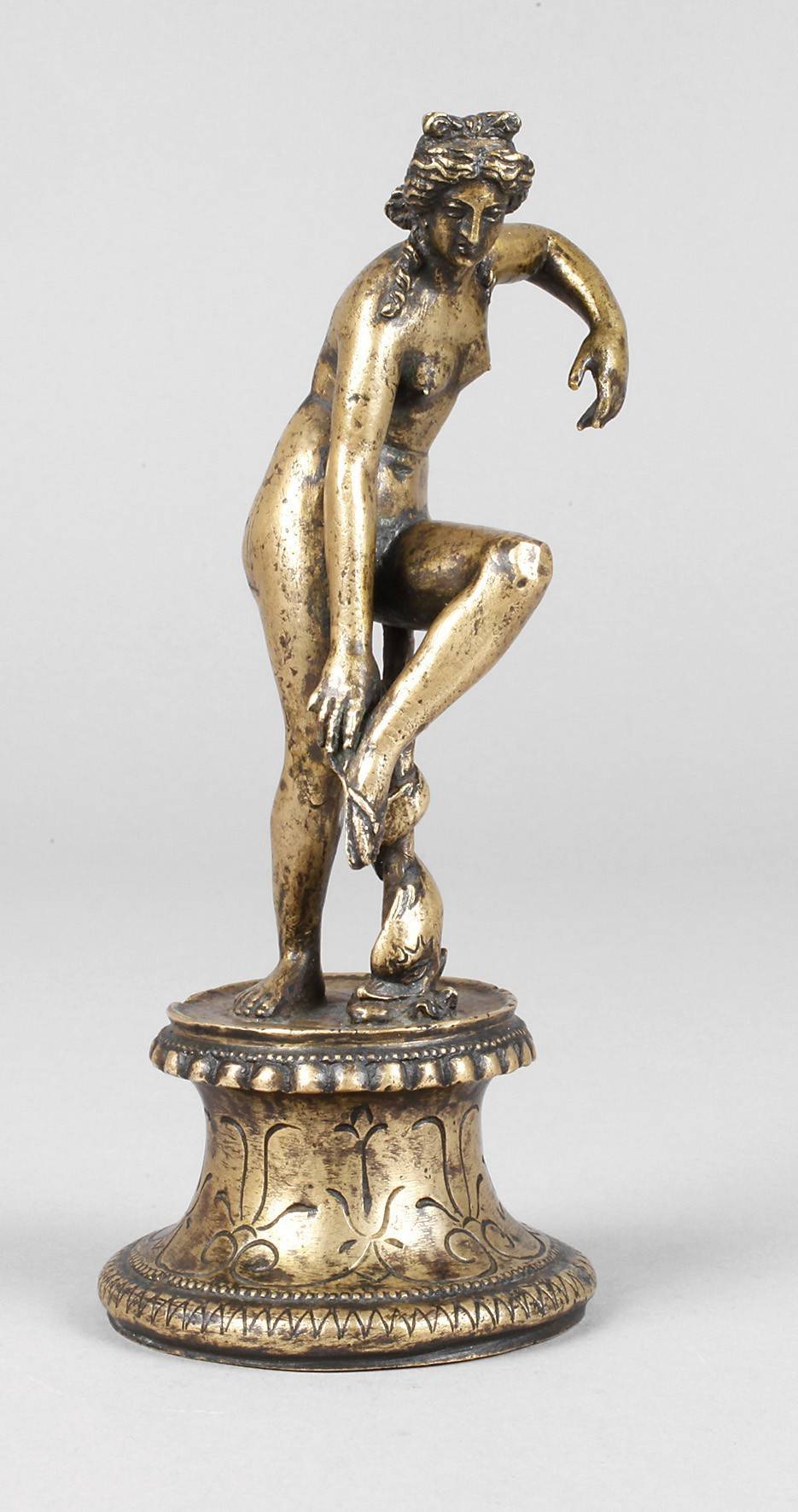 Renaissance Sandalenbinderin