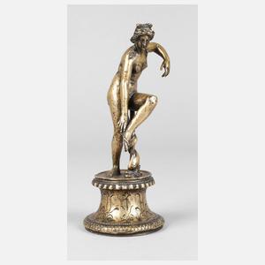 Renaissance Sandalenbinderin