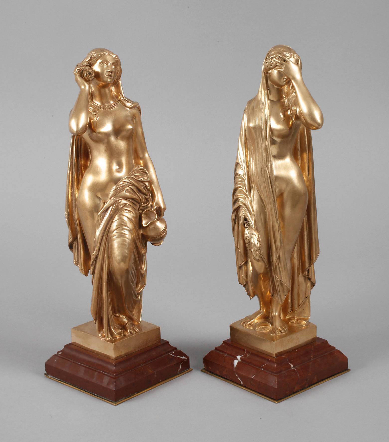 Jean Jacques Pradier, zwei antikisierende Göttinnen