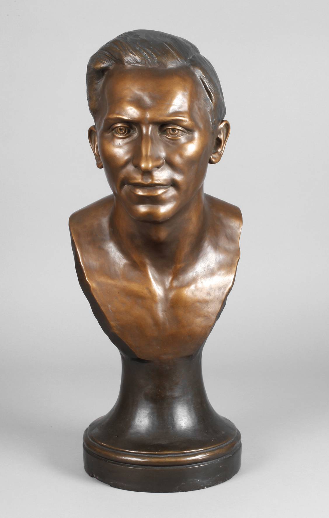 Professor Hermann Hugo Otto Poertzel, Büste