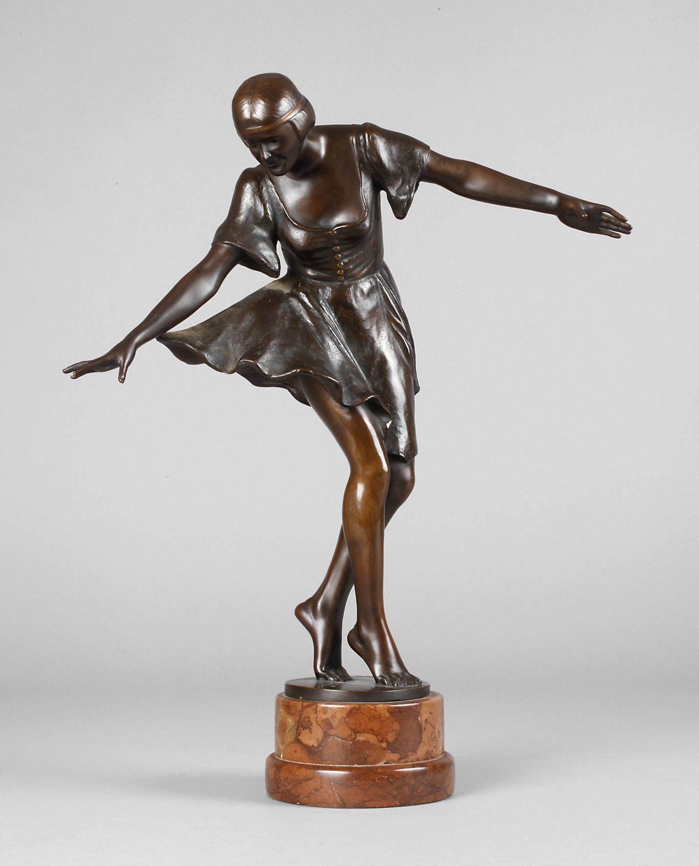 Alfred Keller, Tänzerin