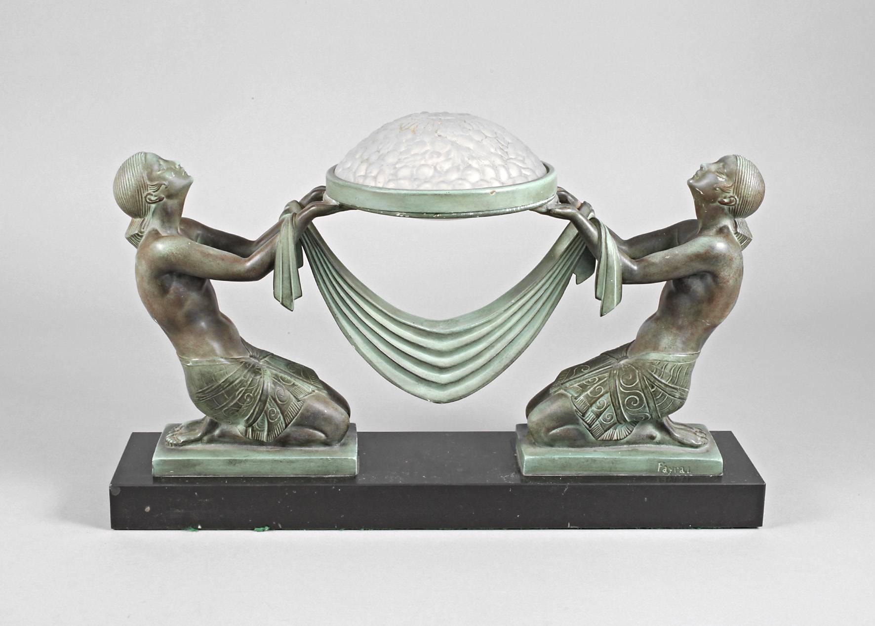 Pierre le Faguays, figürliche Lampe