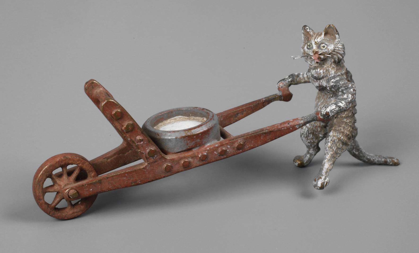 Wiener Bronze Katze mit Schubkarren
