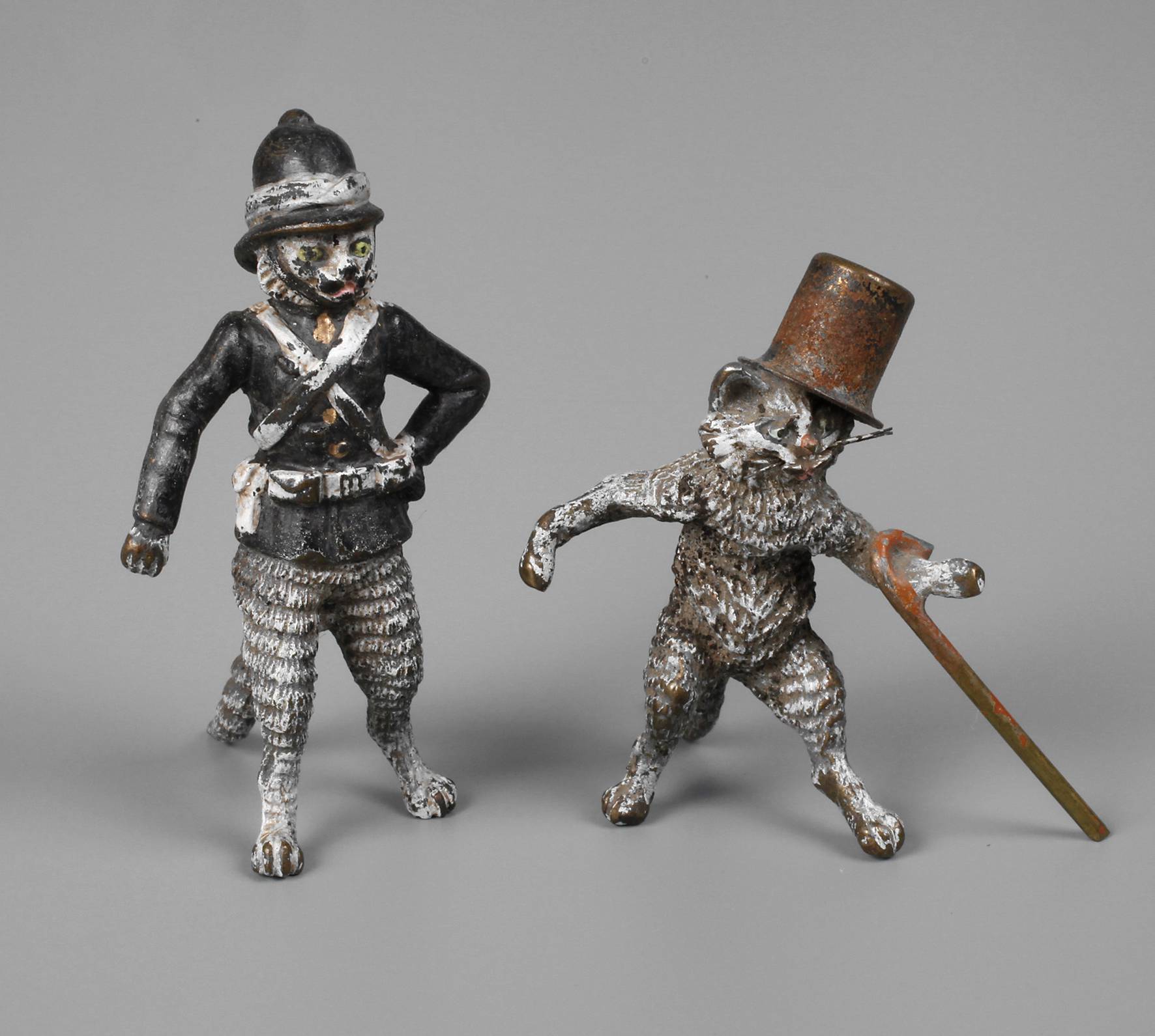 Wiener Bronze Katzenpaar Polizist und Zecher