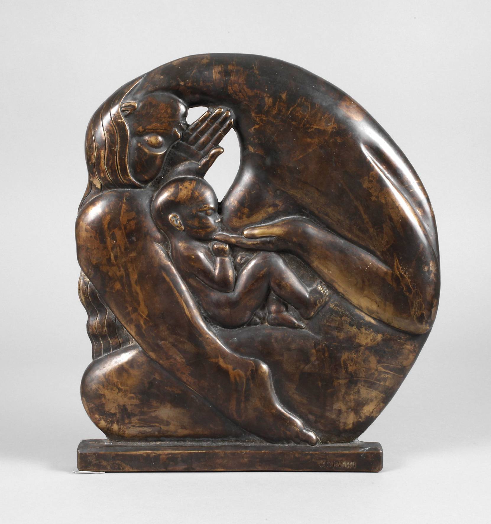 Stefan Csorvássy, Bronzerelief Mutter mit Kind