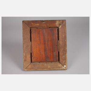 Portrait Trachtenmädchen mit Goldhaube