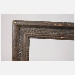 Leiste mit Wellendekor