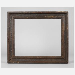 Leiste mit Wellendekor