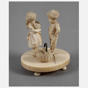 Figürliche Elfenbeinschnitzerei