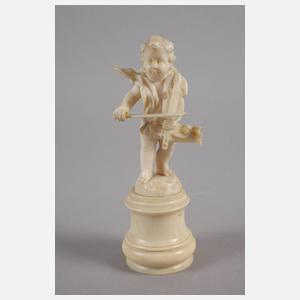 Feine Elfenbeinschnitzerei