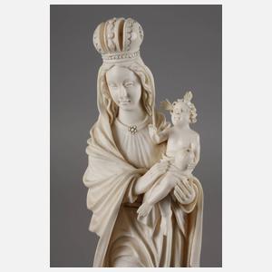 Feine Elfenbeinschnitzerei