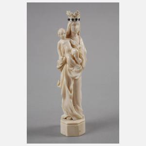 Figürliche Elfenbeinschnitzerei