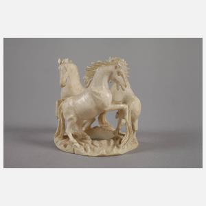 Feine Elfenbeinschnitzerei