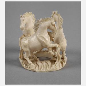 Feine Elfenbeinschnitzerei