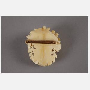 Elfenbeinbrosche in Schatulle