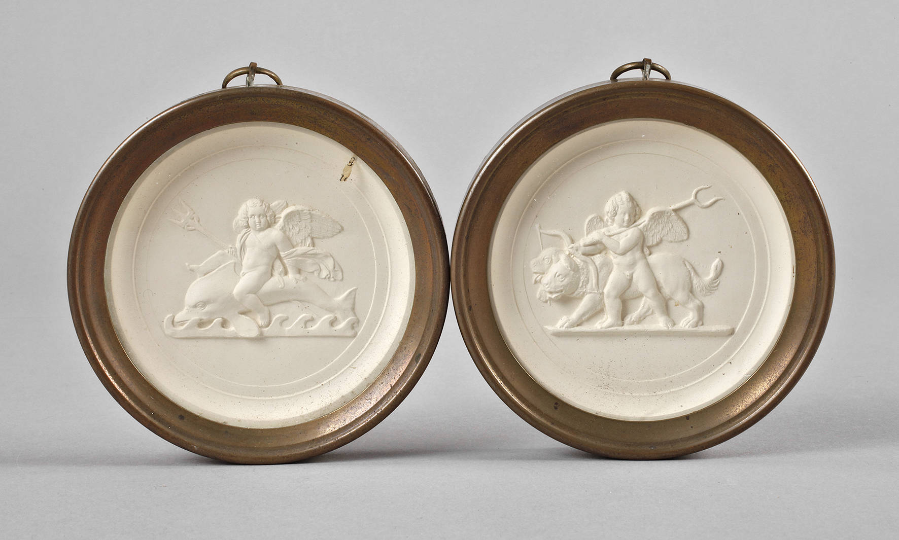 Paar Miniaturreliefs