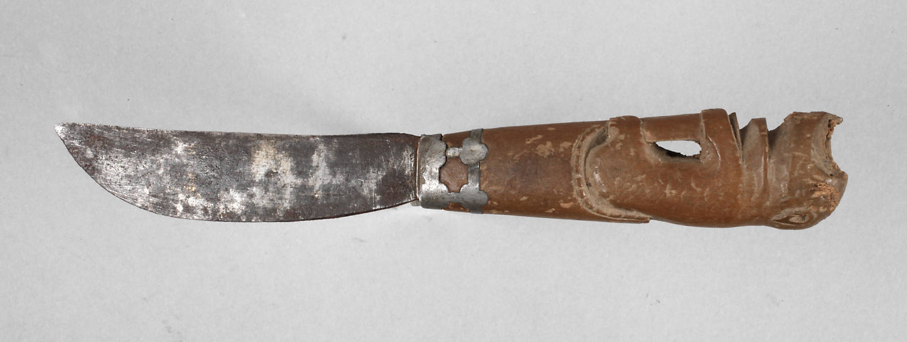 Messer mit zoomorphem Griff