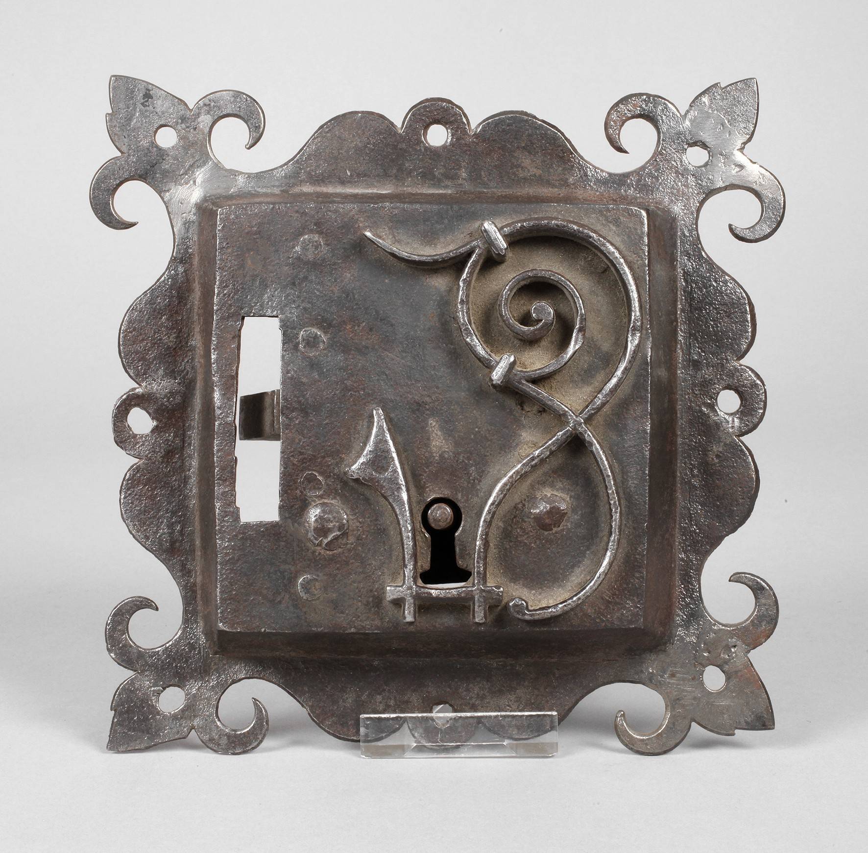 Gotisches Truhenschloss