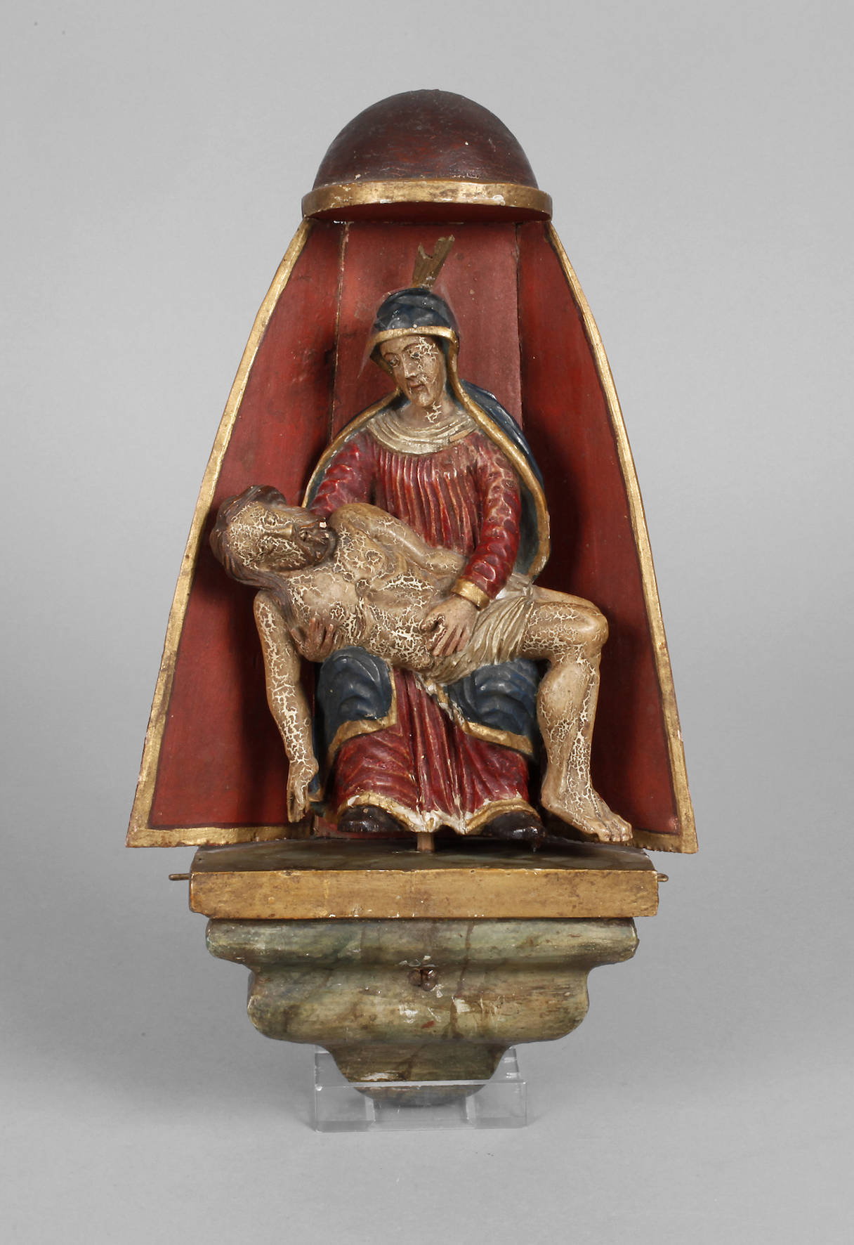 Geschnitzter Hausaltar