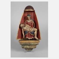 Geschnitzter Hausaltar111