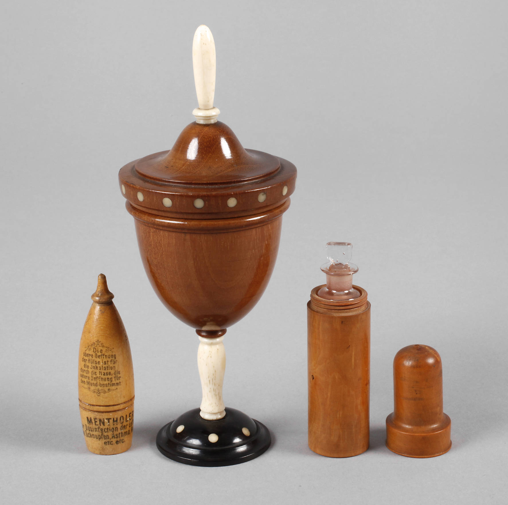 Drei Teile Biedermeier