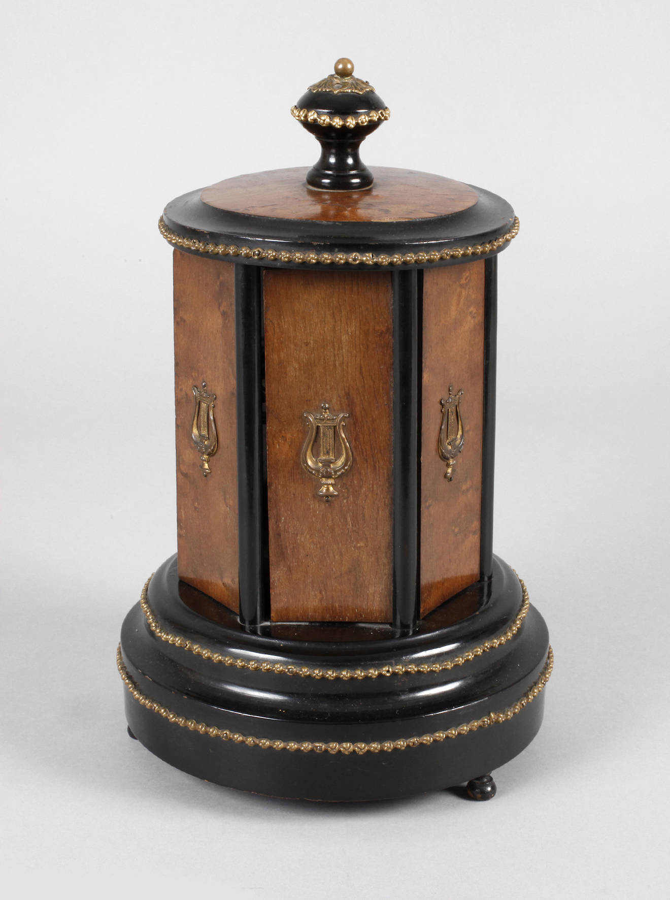 Humidor mit Spieluhr