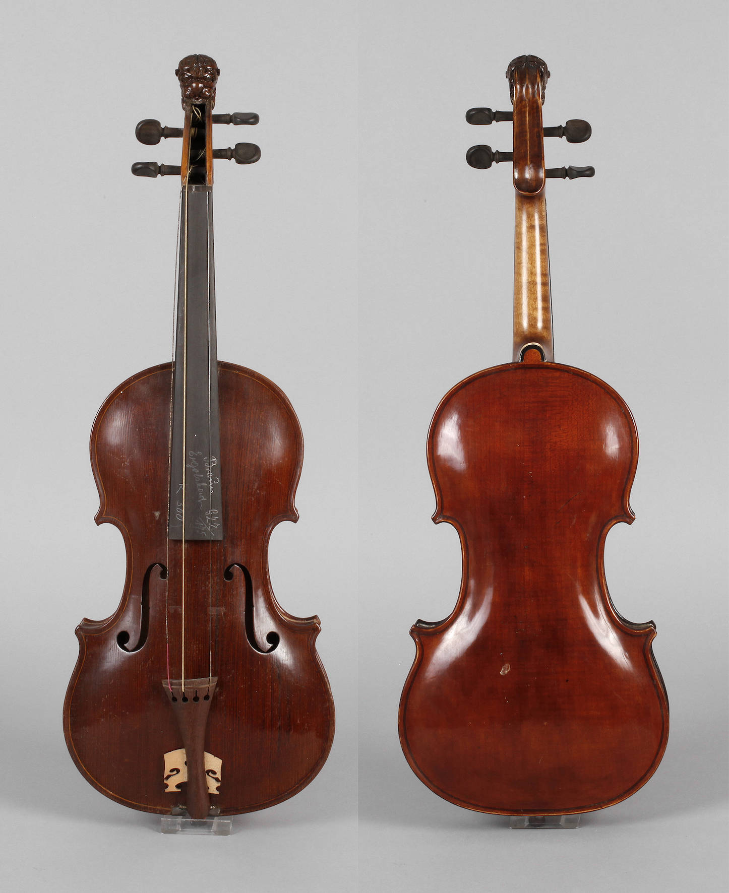 Violine mit Löwenkopf