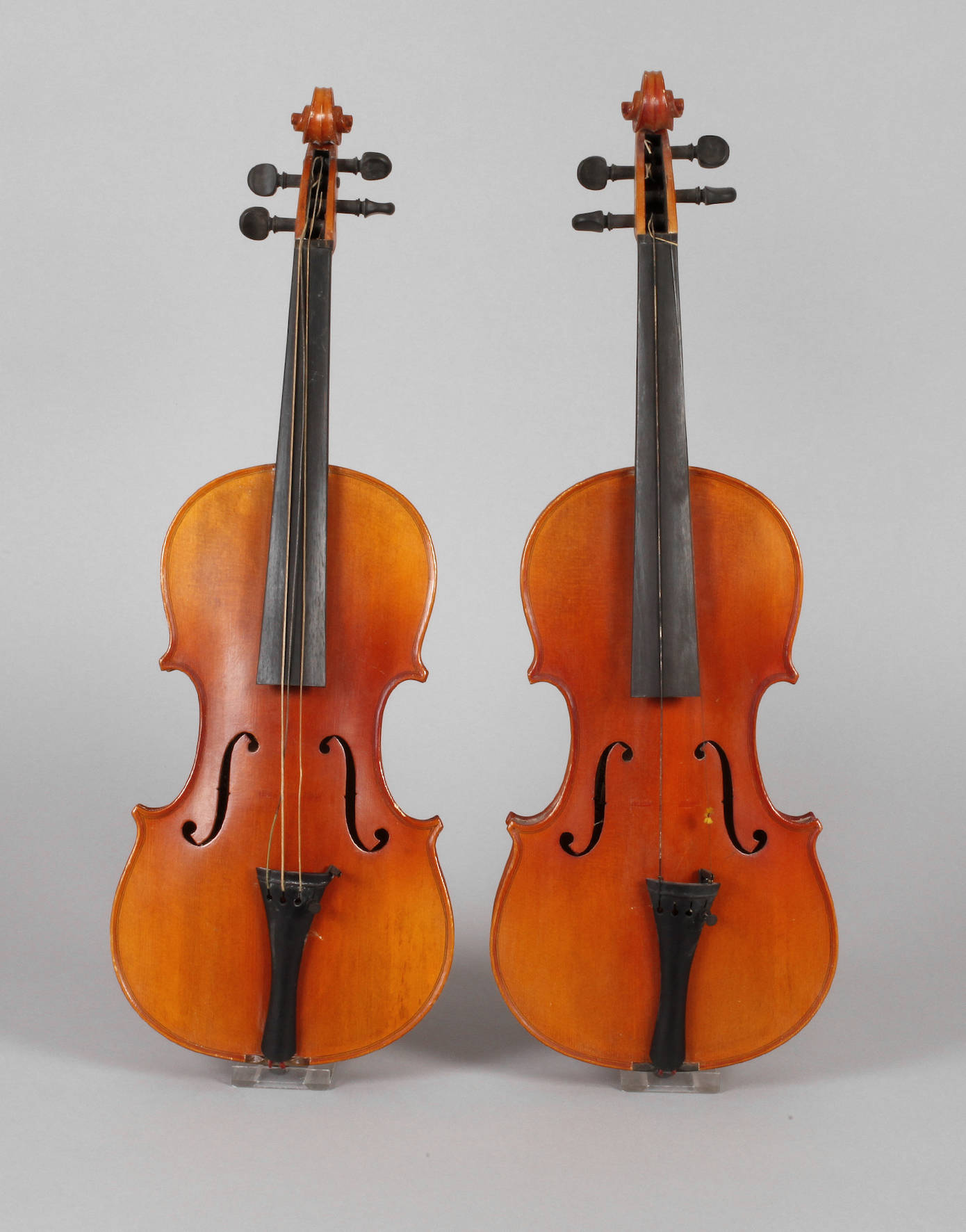 Zwei Violinen
