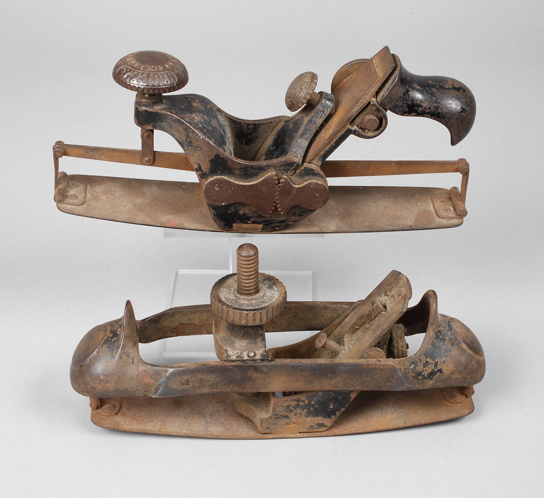 Zwei historische Hobel