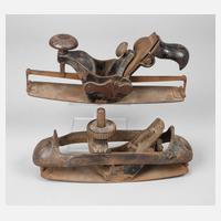 Zwei historische Hobel111