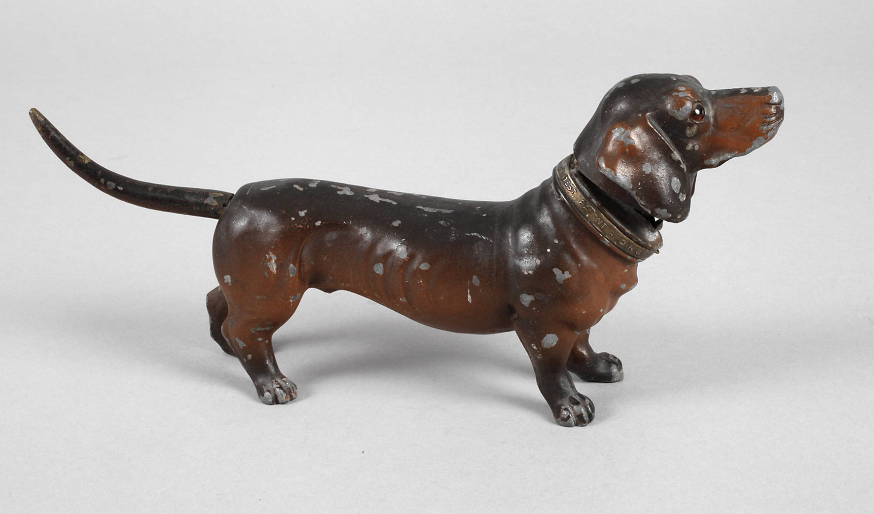 Figürliches Tischfeuerzeug Waldi