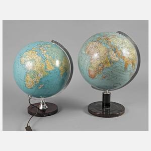 Zwei Tischgloben